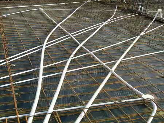 增加钢丝网片防止砼裂缝